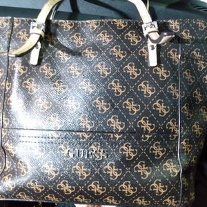 Guess tote